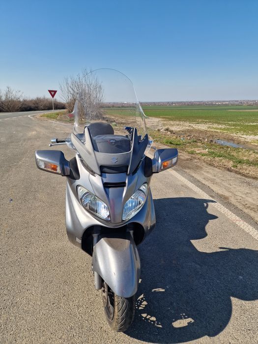 Vând Suzuki Burgman an650 28000km executiv