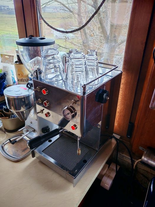 Професионална Кафемашина Isomac