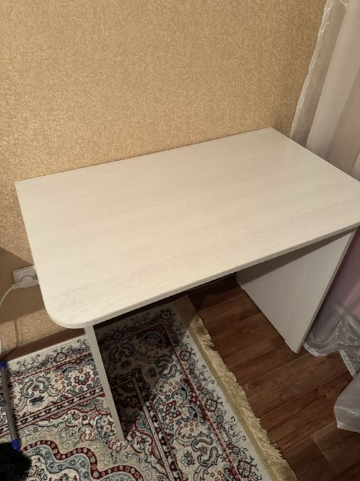 Продам школьный стол