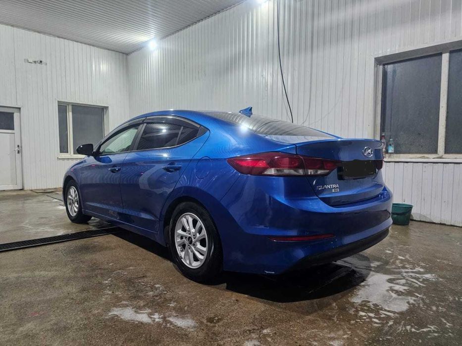 Автомашина Hyundai Elantra
