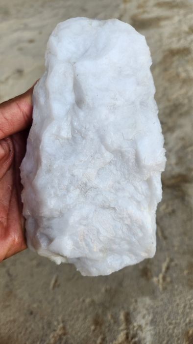 Quartz sand : Кварцевый камень для промышленности – по выгодной цене!