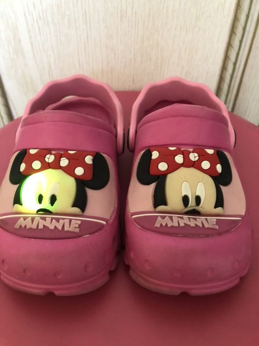 Обувь для девочки 24-26р