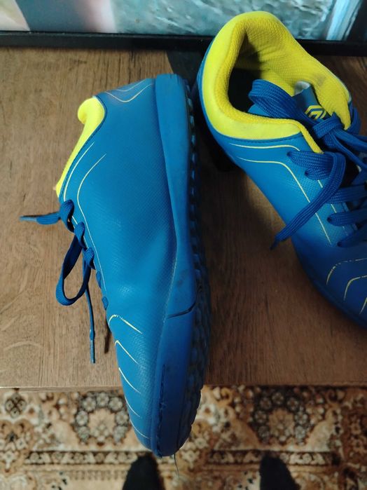 Детски бутонки Umbro 37 номер