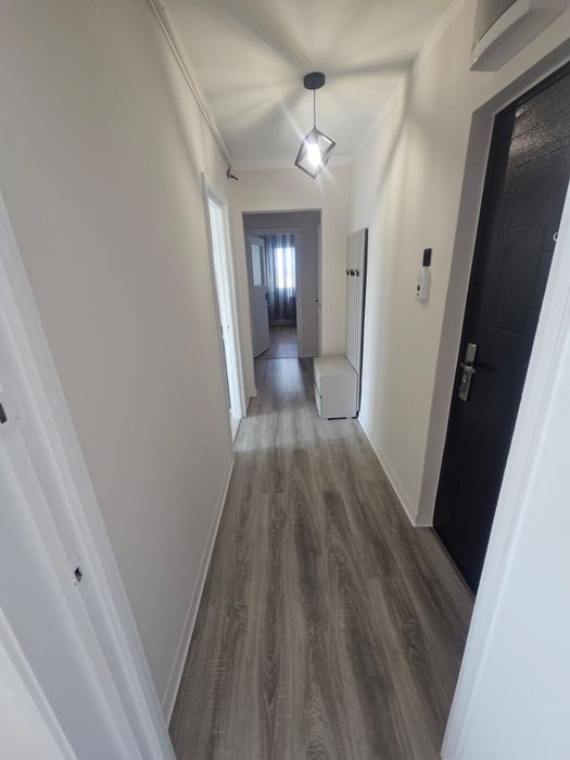 Inchiriez apartament 3 camere