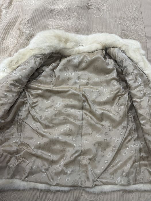 Шуба белого цвета