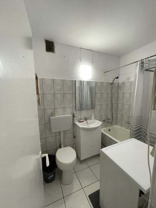 Inchiriez garsoniera renovata et 1 Valea Aurie