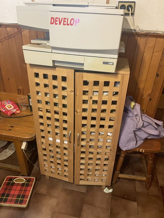 Маси и столове .