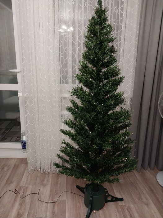 Продам новогоднюю елку
