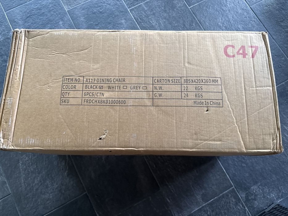 Set de 6 scaune de masă negre cu spătar înalt și căptușite, noi