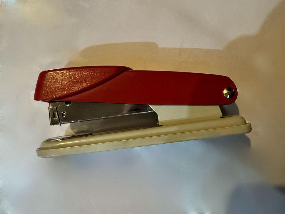 Срочно продаю концтовары для офиса