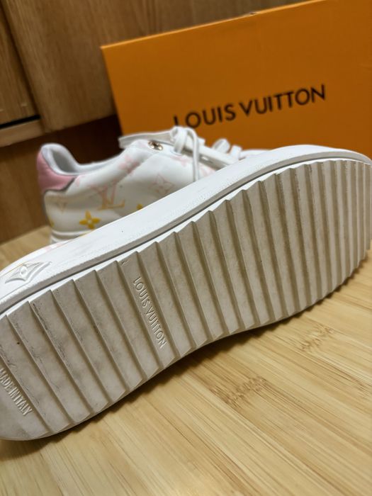 Adidasi Louis Vuitton