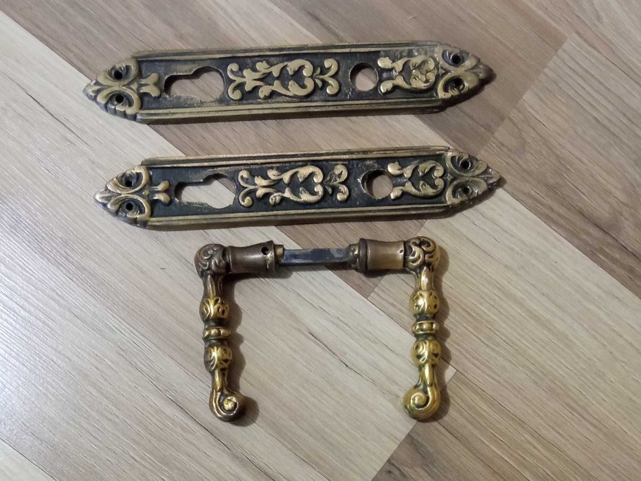 Масивни месингови дръжки шилд