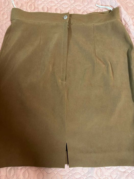 Дамски официален костюм