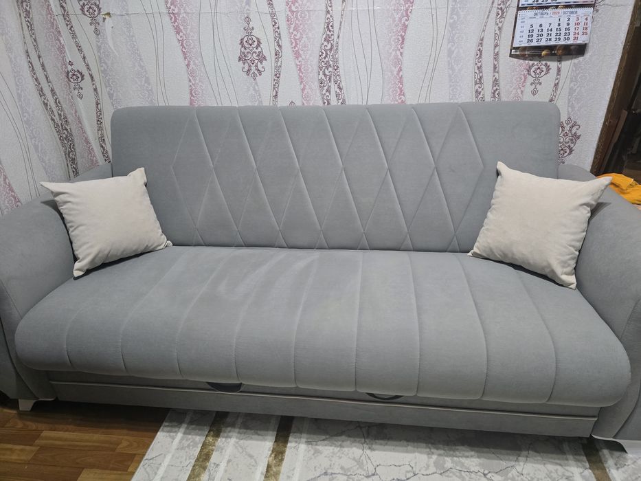 Продам шкаф и мягкую мебель