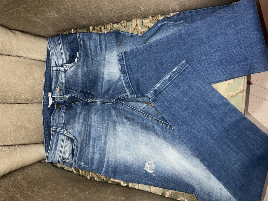 Blugi diferite modele măsură M si L