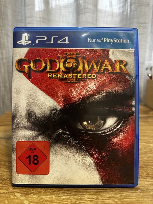 PS4 Slim 500GB + контролер + кабели + 10 оригинални игри