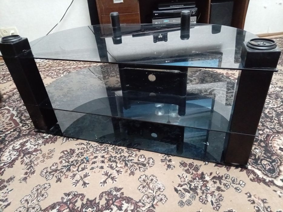 Столик под телевизор