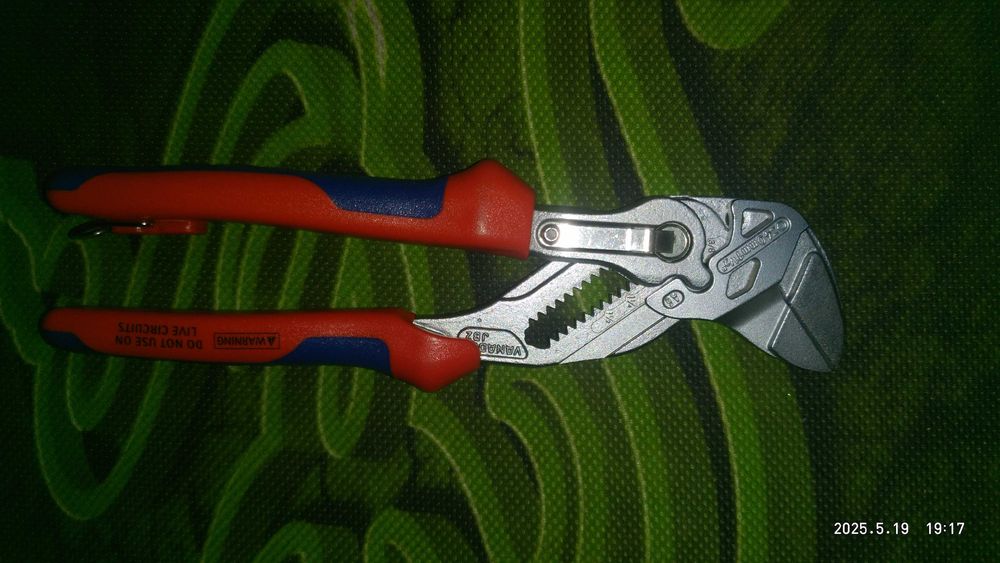 Переставной ключ KNIPEX 180мм