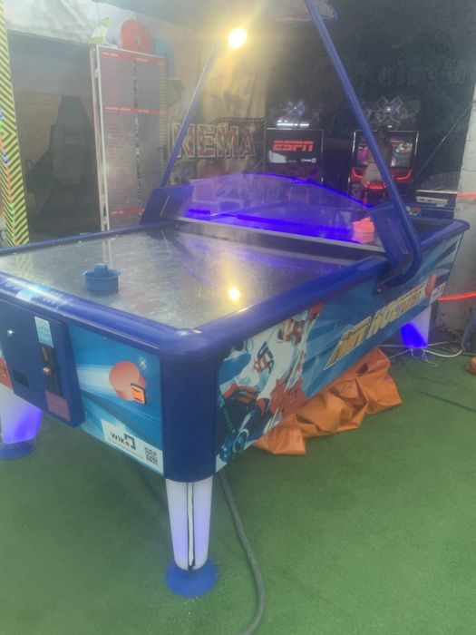 Въздушен хокей игра