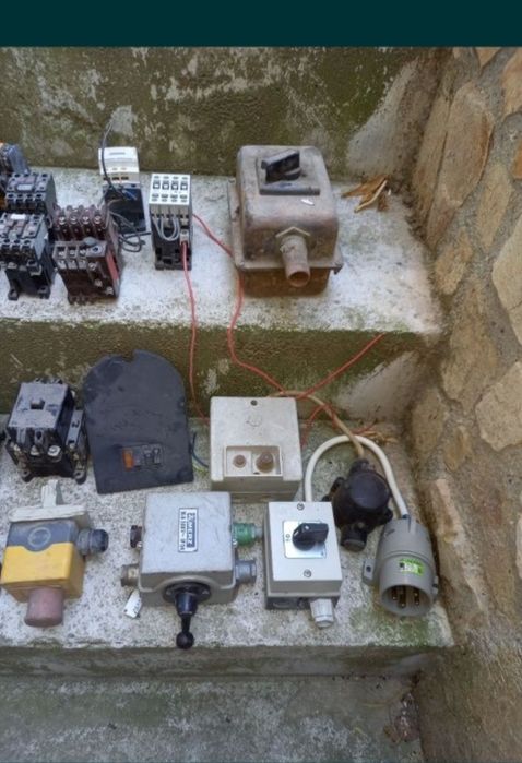Contactor întrerupător