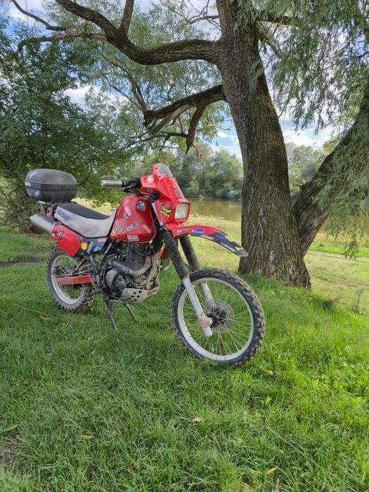 Vând sau schimb cu ATV cross Suzuki dr650 DAKAR