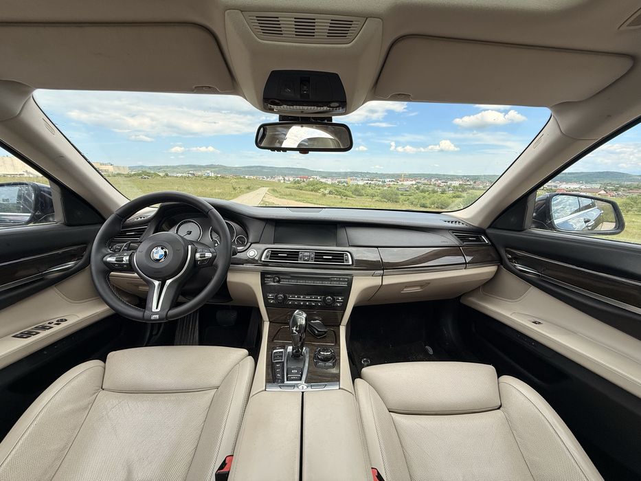BMW Seria 7 750i xDrive 4.4 benzina V8 bi-turbo