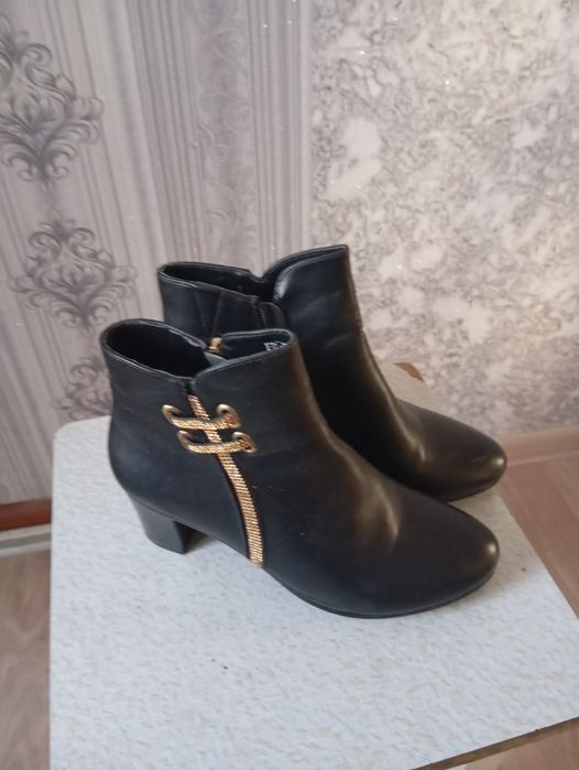 Полусапожки женские