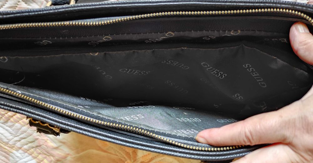 Два броя Бизнес чанти за лаптоп, документи и др. - Промазана и GUESS