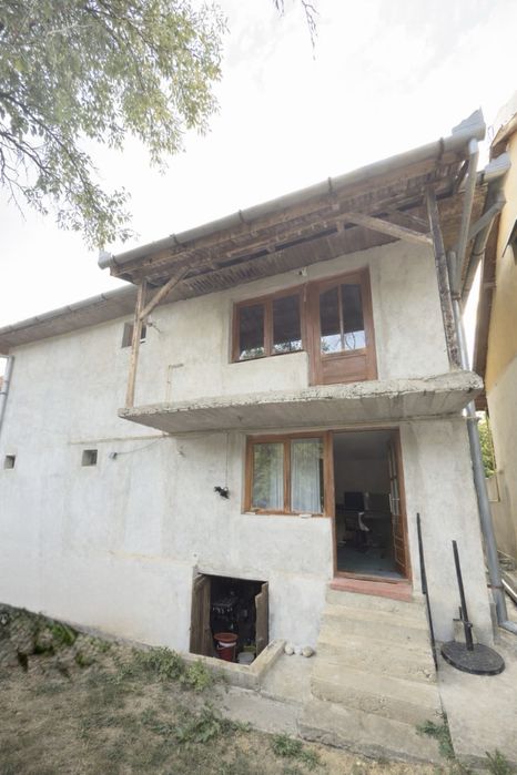Casa 4 camere plus garaj