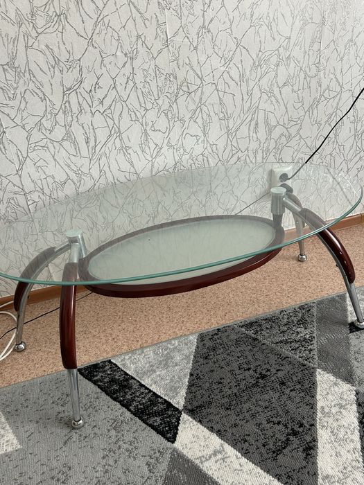 Продам тумбу под телевизор