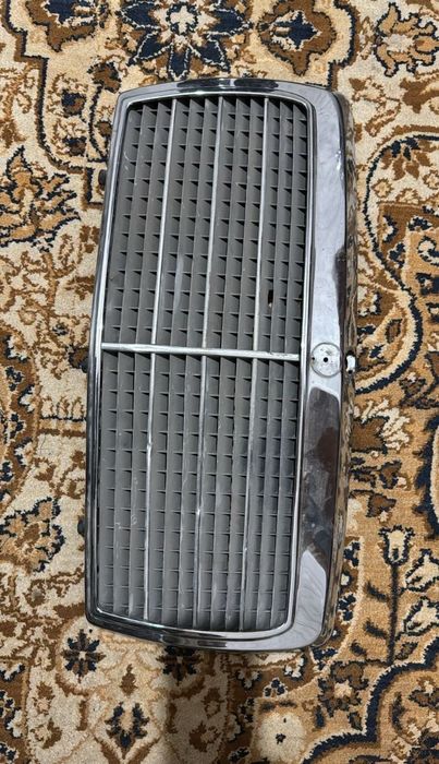 Решотка на mercedes-benz w124