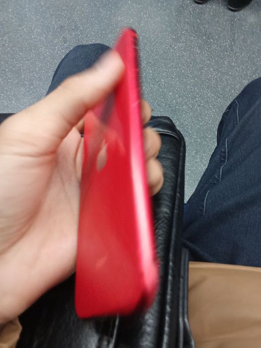 Iphone se2020 64 gb 78% karobka dakment yo tegiga jovob 140$ kelishtrb