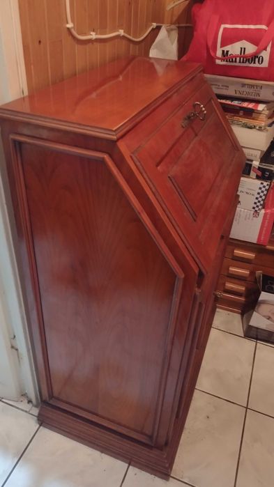 Secretaire din lemn de cires in stare foarte buna