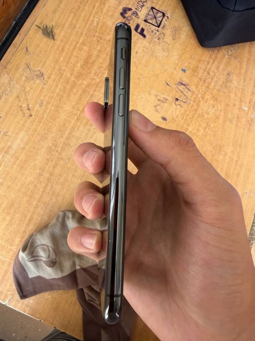 iPHONE xs 64gb black