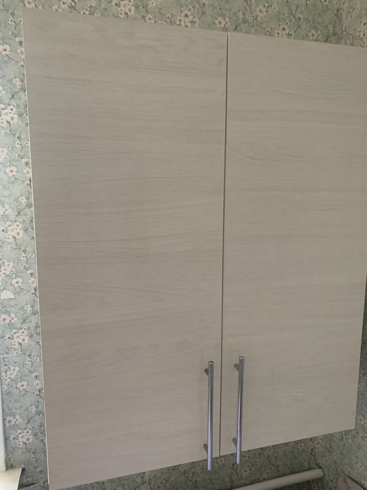 Навесной шкафчик