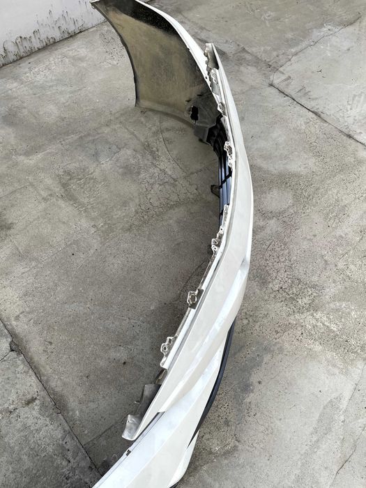 Продам бампер на камри 70, вместе с решеткой, оригинал