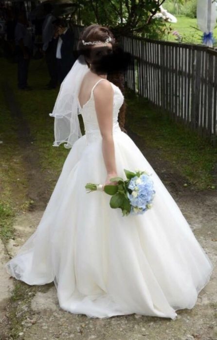 Rochie mireasa cu trena