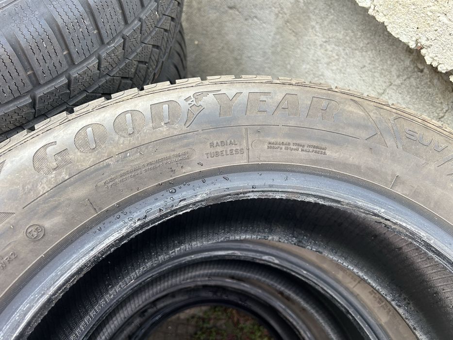 4 зимни гуми goodyear 215 65 17 dot 4120