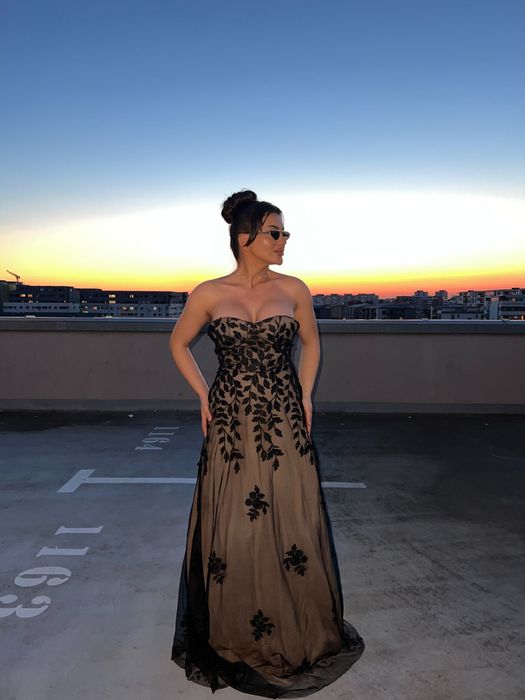 Rochie lunga stil printesa maro negru