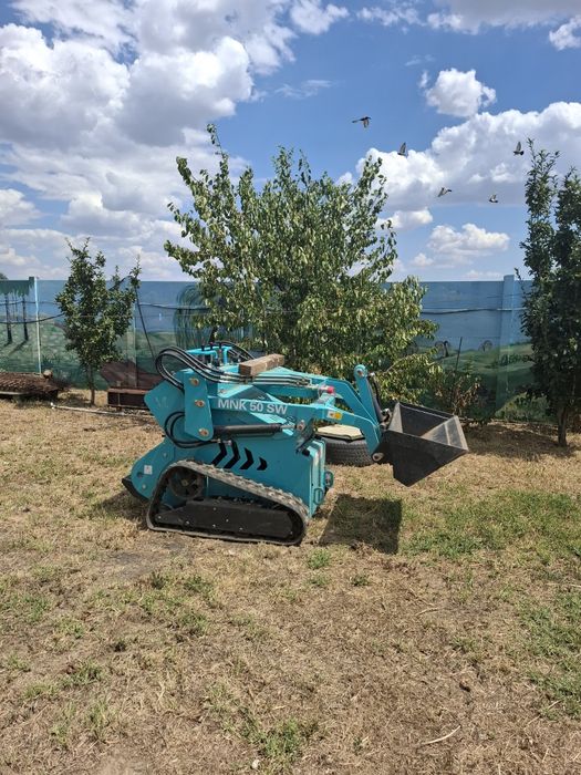 Incarcator frontal (mini buldoexcavator)