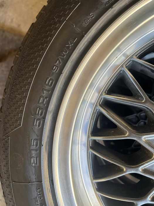 Продам комплект диски с резиной лето.