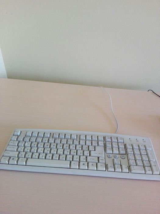 Монитор,клавиатура,мишка