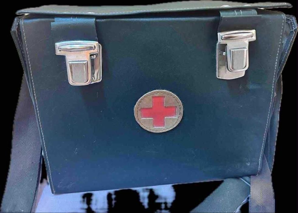 Ретро чанта първа помощ