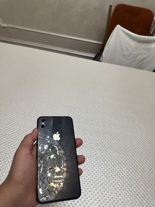 продам iPhone xs max