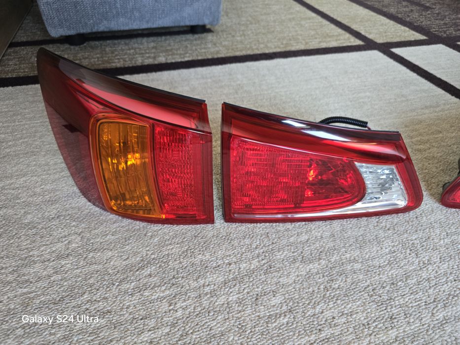 Lexus is Стопове