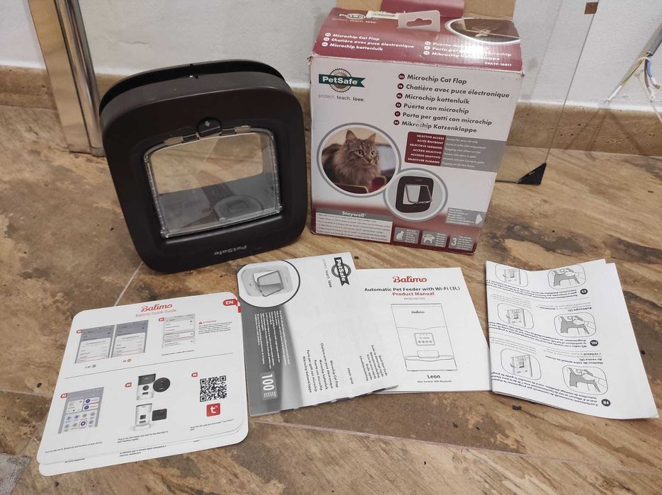 Usa acces pisici, culoare maro, NOUA, 135 lei