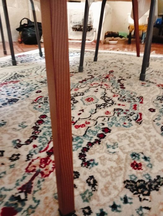 Продам обеденный стол