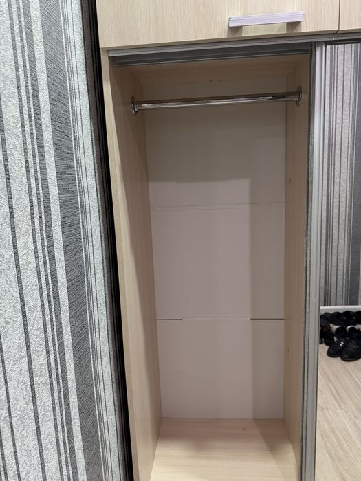 Шкаф для прихожей