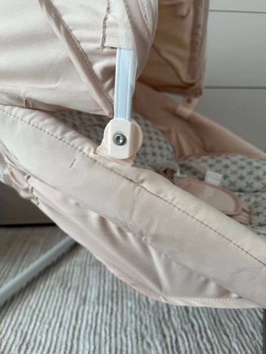 Leagăn / Balansoar electric 3D Motion BabyHug™ – Beige pentru bebe / nou-nascut