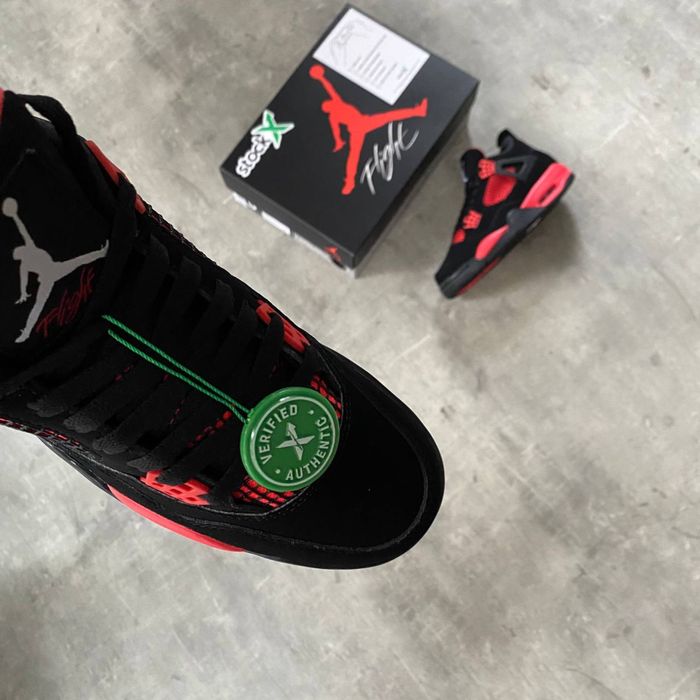Air Jordan 4 Retro “Red THUNDER”